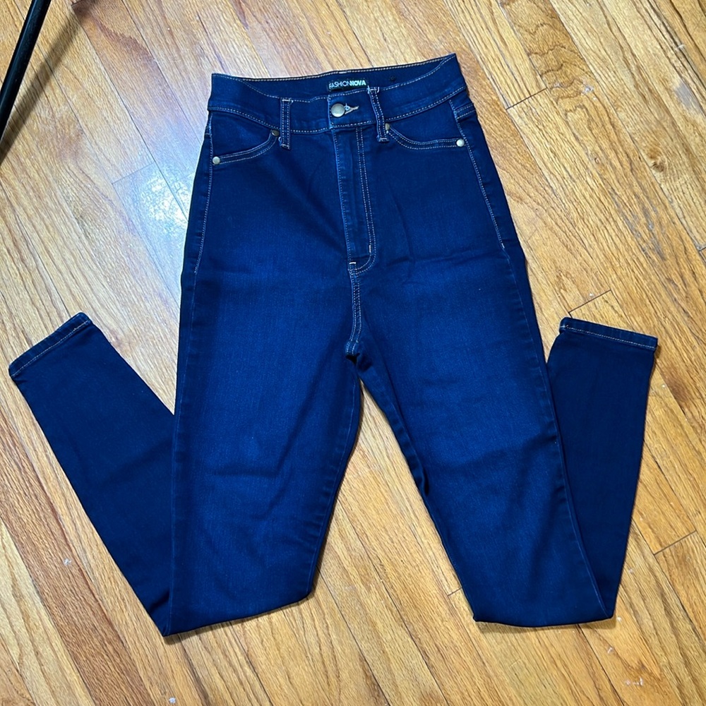 FASHION NOVA BLUE SKINNY JEANS